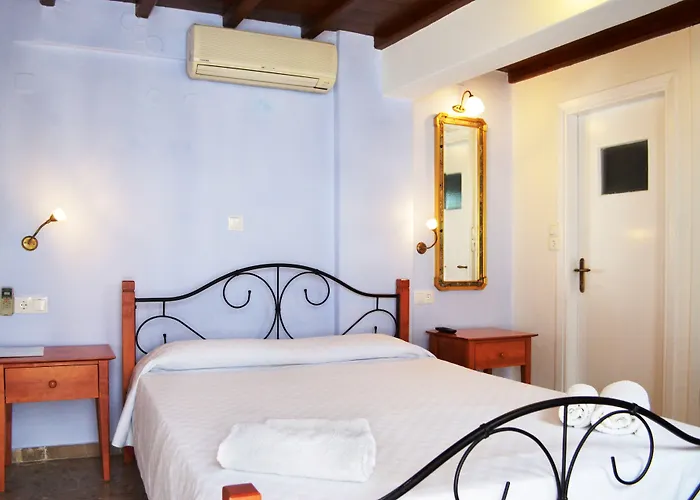 Aparthotel Pinelopi 3*