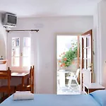 Aparthotel Pinelopi 3*