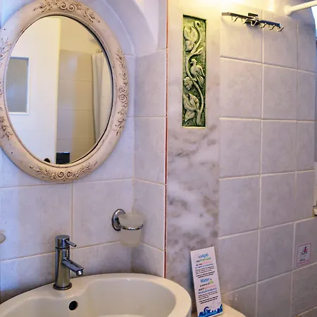 Pinelopi Aparthotel 3*