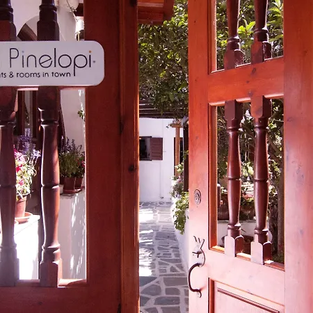 Aparthotel Pinelopi 3*