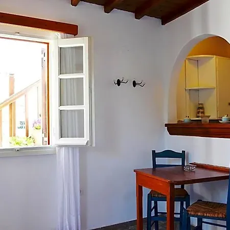 Pinelopi מלון דירות