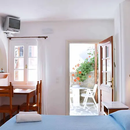 Aparthotel Pinelopi 3*